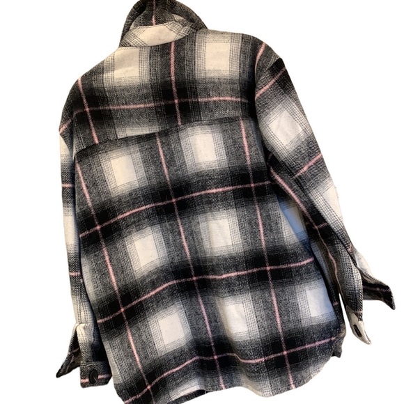 NWT Miss Selfie Oversized Shacket M – Grey Pink Plaid Button Jacket Casual Cozy - Picture 3 of 15